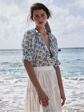 Doen Henri Tops Bleu Rosier Floral Ruffle Peplum Blouse in Blue and White
